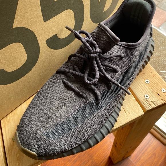 Yeezy 350 V2 Cinder - Picture 9 of 13